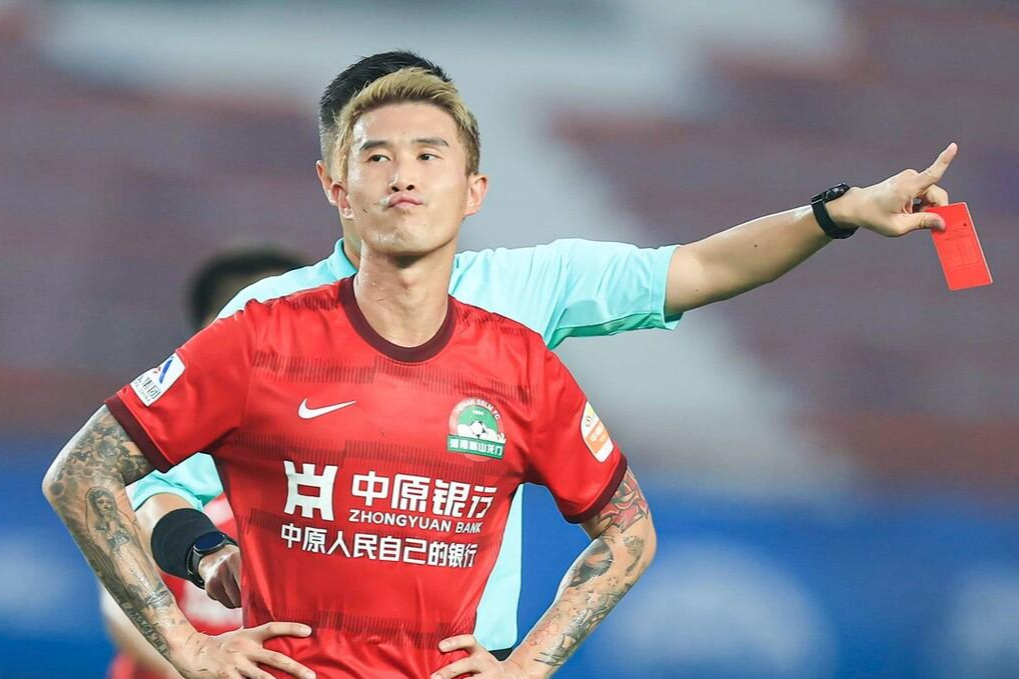 哈维尔的精彩表现成为球队焦点