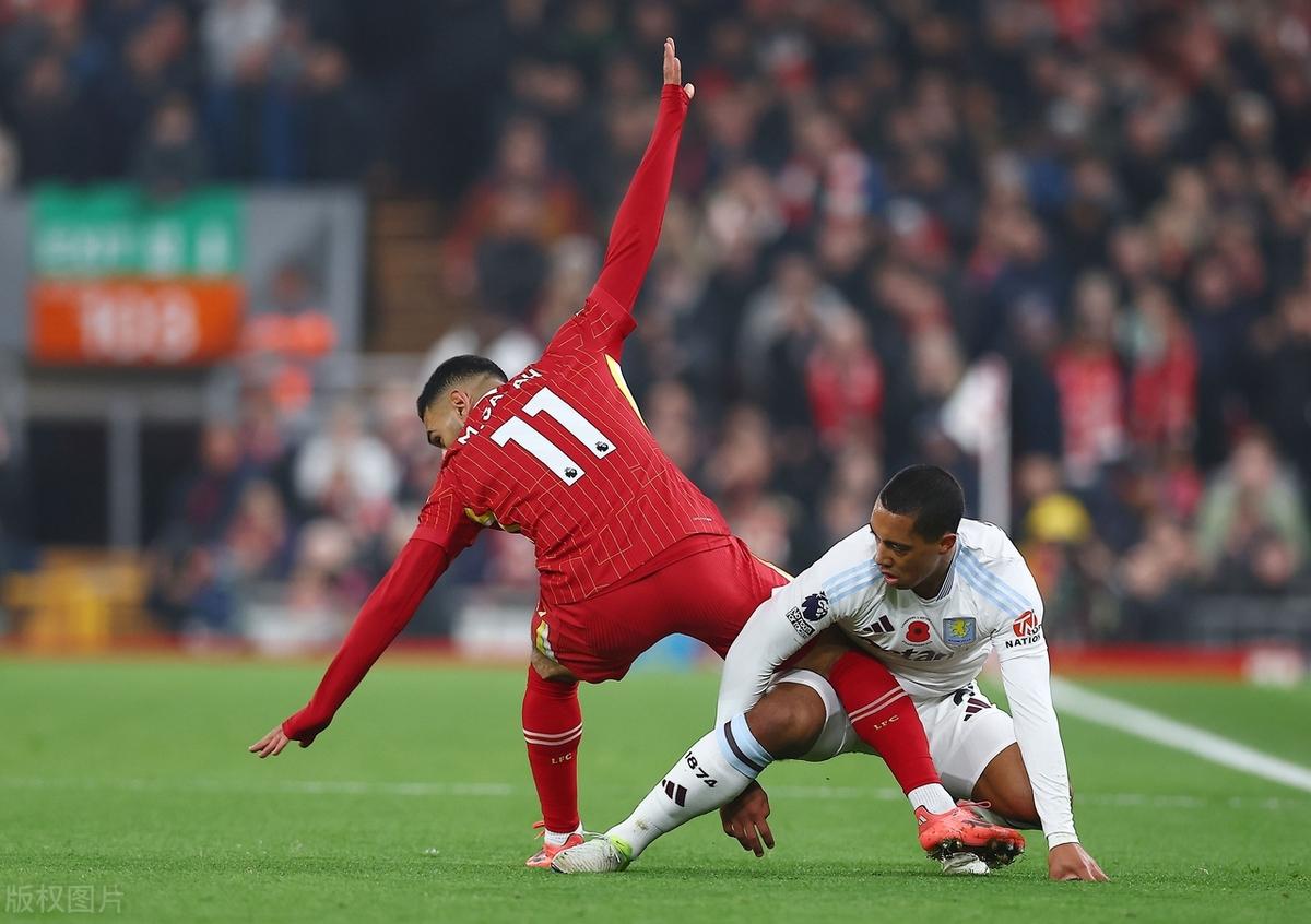 包含尤文阿突然爆发，主场横扫对手大比分胜出的词条