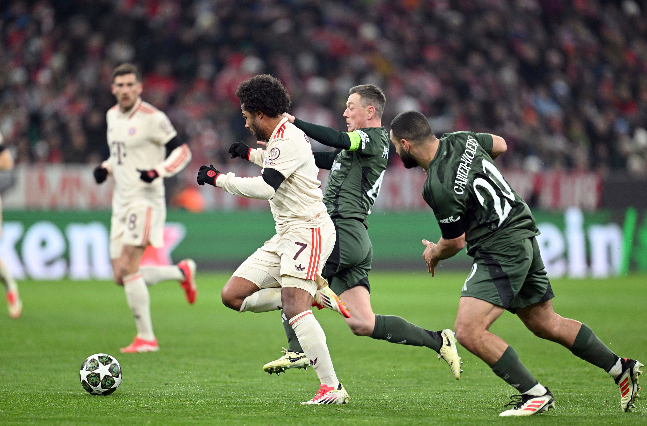 包含尤文阿突然爆发，主场横扫对手大比分胜出的词条