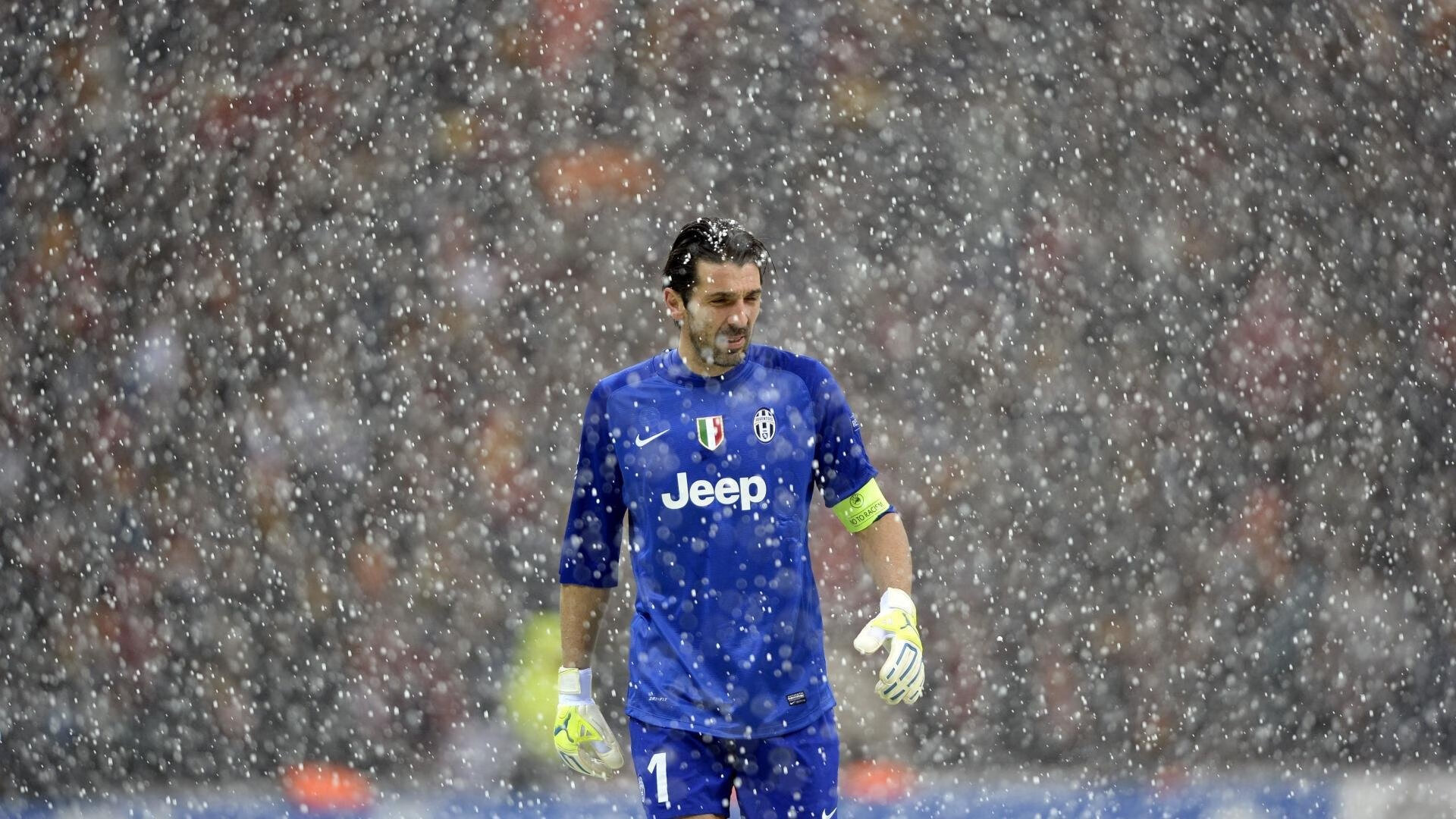 开云足球直播-欧冠淘汰赛之夜，梅西大场面先生